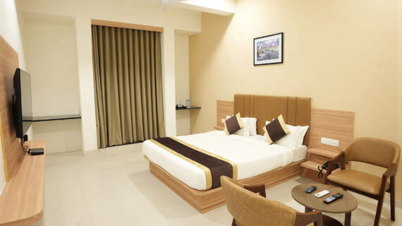 hotel-shree-rudraksh-somnath-comfortable-room.jpg